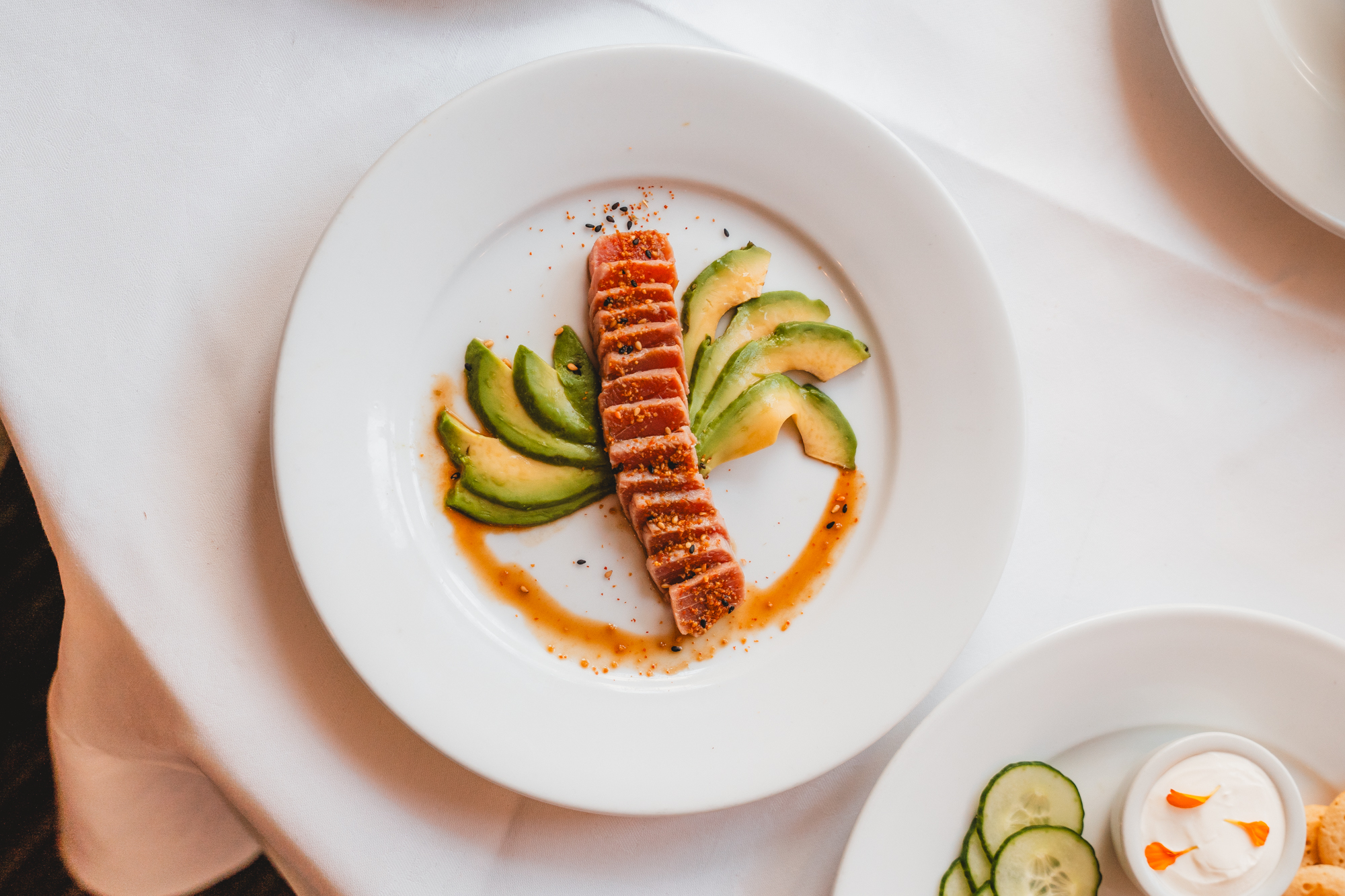 Tuna tataki, avocado, ponzu, crispy ginger, togarashi